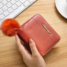 Carteira Feminina Couro Pequena Moderna De Alta Qualidade  Porta Moeda Porta Cartão Bolso Interno Com Pompom Alto Padrão