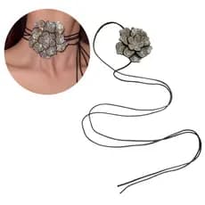 Colar Choker Gargantilha Flor Tendência Blogueira Cordão Longo Regulável Amarração 1,65m Strass Tecido Cetim Romântico Y