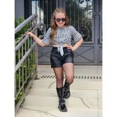Kit Infantil Xadrez Menina Cropped Amarrar + Shorts Couro e Meia Strass 3 Itens Festa Junina Eventos