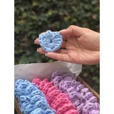 Kit 10 Chaveiros PREMIUM coração fio de malha lembrancinha / maternidade / chá de bebê / chaveirinho / casamento