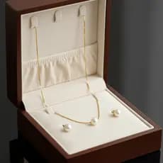 Conjunto de Brincos e Colar Pérolas Folhado a Ouro