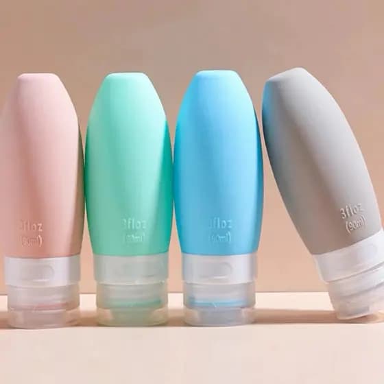 Kit 4 Frasco De Cosmetico 90ml Silicone Para Viagem Portatil Shampoo Creme Loçao Sabonete 24803 .
