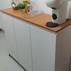 Balcão Buffet 100% MDF Branco Com rodinhas Tampo no MDF Amadeirado