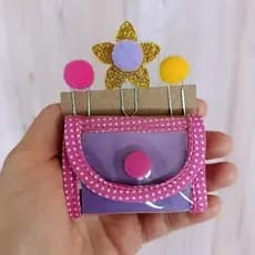 Kit Porta bloquinho adesivo (Post-it) com Capinha + Bloquinho + 3 Clips Decorados com Pompom/Porta POST it/clip decorado
