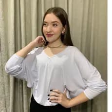 Blusa Feminina Gola V Soltinha Super Tendência da Moda Veste Super Bem