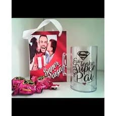 KIT LEMBRANCINHA DIA DOS PAIS 1 CANECA DE CHOPP ACRILICA PERSONALIZADA COM NOME E FOTO 3 BOMBONS E SACOLINHA PERSONALIZADA COM NOME  E FOTO