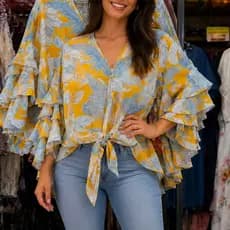 Blusa com Manga Longa  Estampada  Com Amarração e Abertura Frontal Estilosa