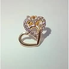 Brinco folheado banho de ouro 18k cravejado com pedras 2 corações