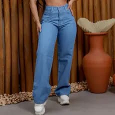 calça jeans feminina cintura alta wide leg lavagem média delave