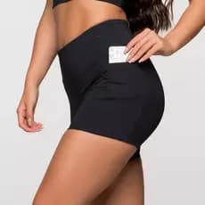 Short Fitness Feminino Bermuda Academia Poliamida Preta com Bolso na Lateral
