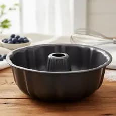 Forma Assadeira Redonda Para Pudim E Bolo 24cm Aço Antiaderente Com Furo