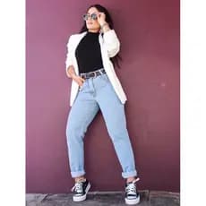 calça mom jeans feminina cintura alta lançamento lisa clara