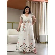 Vestido Plus size Bordado longo
