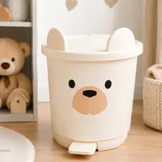 Lixeira C/ Pedal Ursinho Caramelo 6,5L Quarto Bebê Infantil Decoração Organização Plasútil Limpeza Lixo Lixinho Plástico
