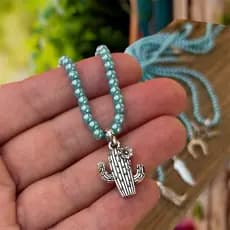 Colar country pingente cacto look Barretos