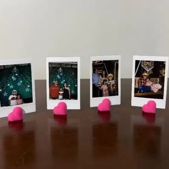 Kit 5 Mini Suporte Porta Foto Coração 3D Decorativo Mesa Quarto Fotos 86x54mm PLA Criativo