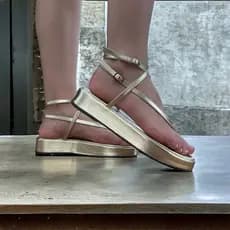 Flat Sandália Feminina Tiras Finas Plataforma TAMANCO DEDO Rasteira Moderna(modelo Priscila)