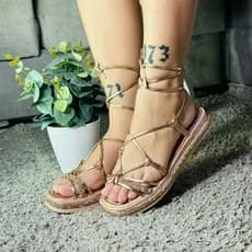 Sandalia Feminina Flatform amarração Detalhe em brilho Têndencia Confortável modelo Marcos
