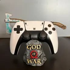 Suporte Para Controle PS5 PS4 Xbox Base Setup Decoração Gamer God Of War + Machado Leviathan