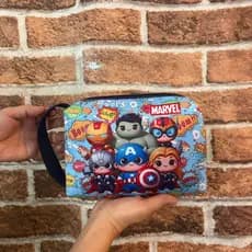 Necessaire Vingadores Mini Infantil Retangular Adulto Bolsa Estojo de Mão