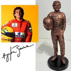 Miniatura Ayrton Senna 19cm – Estátua em Resina para Fãs de Fórmula 1