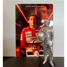 Boneco Resina Ayrton Senna 19cm + Placa Metal Coleção F1 Senna Pronta Entrega