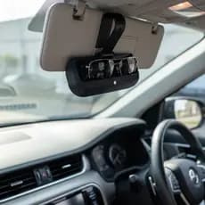 Suporte Veicular Para Óculos Com Clipe Para Carro Quebra-Sol Fechamento Magnético