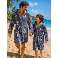 Roupão microfibra pais e filhos, estampas que brilha no escuro. Kit 1 adulto veste do M ao G e 1 infantil.