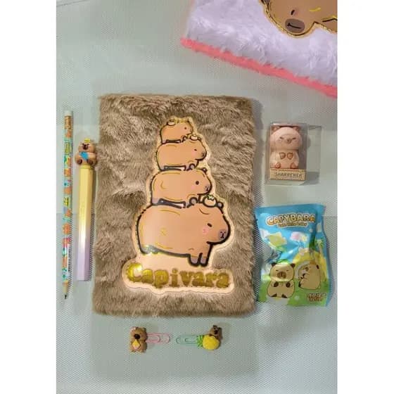 Kit Papelaria Fofa Capivara Caderno Pelúcia Capy|Escolar|Estudo|Borracha Surpresa