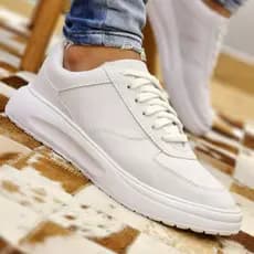 Tênis Casual Masculino Sneaker Branco Minimalista Com Design Urbano Moderno