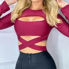 Cropped Decote Redondo Manga Longa com Detalhe em X na Barriga Moda Gringa Amarração Nas Costas