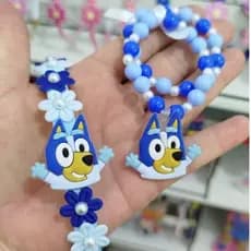 kit Bluey Arquinho e Pulseira / Tiara infantil Personagem Bluey e Bingo