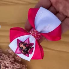Laço Emily Vick no bico de pato l Cloe Dos Rosas Temático Infantil os rosas Penteado Laço infantil Menina