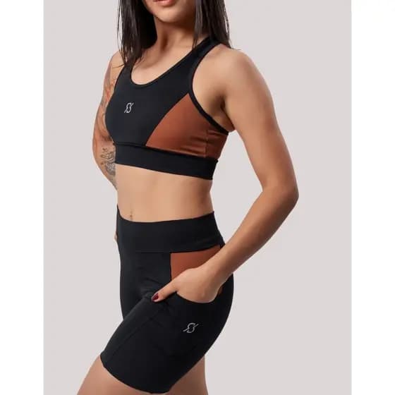 Conjunto Academia de Poliamida Top Forrado e Short com Bolso Lateral