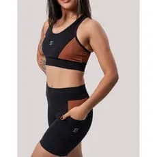 Conjunto Academia de Poliamida Top Forrado e Short com Bolso Lateral