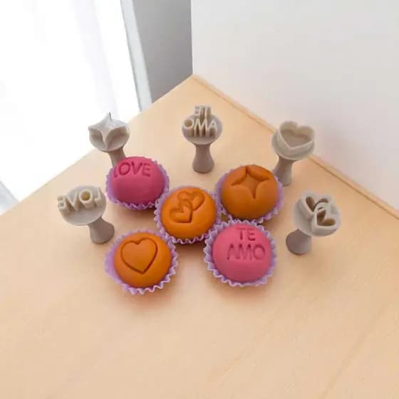 Kit Amor Namorados KIT 5 PEÇAS |  Carimbos para Brigadeiro e Doces |  Amor e Doçura | Romântico 3x2cm