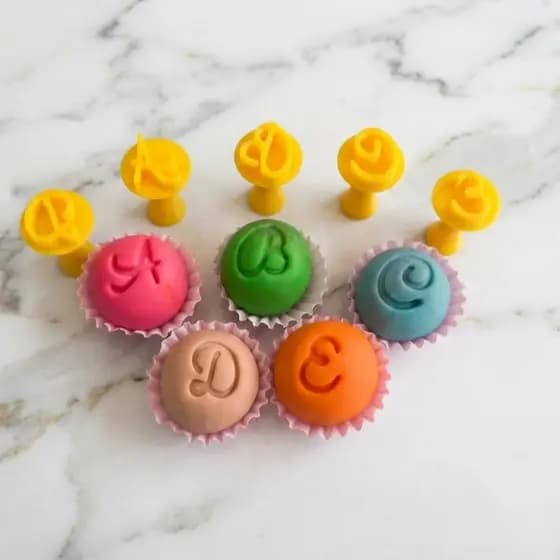 Letras Kit 26 Carimbos Alfabeto |Brigadeiros e Docinhos Decoração Doces | 3cm Altura | Festas e Confeitaria LUXO
