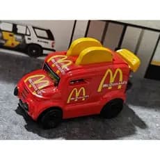 FURGÃO MAC DONALD SANDUÍCHEIRA HOT WHEELS ESCALA 1.64 TAMANHO 7CM EM PLÁSTICO CUSTOM ACOMPANHA EMBALAGEM DE ACETATO NOVO