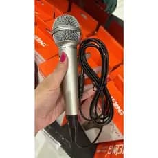 Microfone Profissional  Com Fio Dinâmico Lelong LE-701
