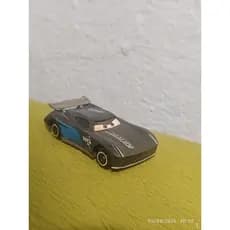 miniatura die-cast do personagem Jackson Storm da franquia Disney Pixar Cars, produzida pela Mattel.