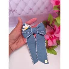 Laço de Ponta Margarida🎀 Laço Infantil com calda🎀 Laço jeans Margaridas 🎀