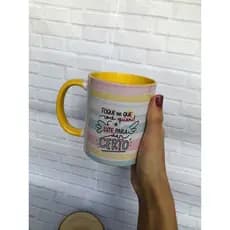 Caneca/Xícara de Porcelana Alça e Interior Amarelo com Frase Motivacional