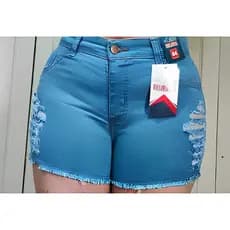 Short Feminino Jeans Curto Azul Claro – Barra Desfiada, Cintura Alta, Confortável e Estiloso