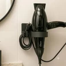 Suporte Secador De Cabelo Parede Adesivo Dupla Face Banheiro Organizador De Cabo Sem Furo Prático Preto e Branco