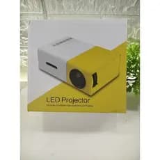 Mini Projetor LED Portátil YG300 - Compacto e Portátil com HDMI e Vida Longa de led  nao possui ANDROID.