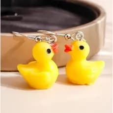 Brinco Diferenciado Pato Patinho Duck Acessório Fofo Kawaii
