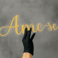 Placa Decorativa Ame-se em Acrílico 60x19,5cm Letreiro Dourado para Parede
