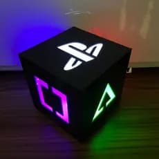 Mini Luminária PLAYSTATION V2 CUBO Abajur de mesa LED Gamer Geek Acrílico PSN Símbolos