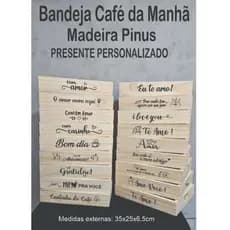 Bandeja Café da Manhã de Madeira Pinus com Alça em Coração 35x25x6,5 – Presente Personalizado