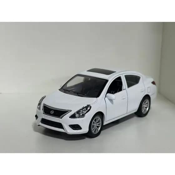 Miniatura Nissan Versa Fricção Com Som E Luz